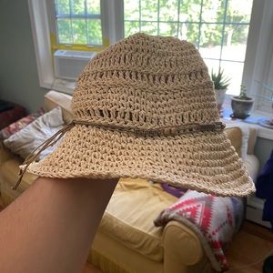 Pistil straw bucket hat